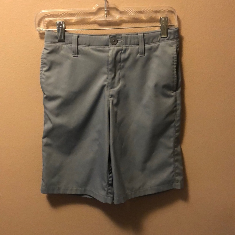 Boys under armor match play golf shorts